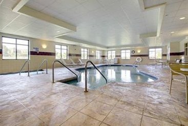 Hotel Hampton Inn Suites Grafton  | Grafton | Wisconsin | United States 4