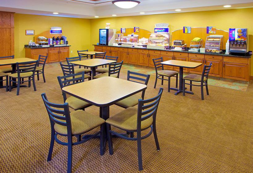 Holiday Inn Express Hotel & Suites Weston