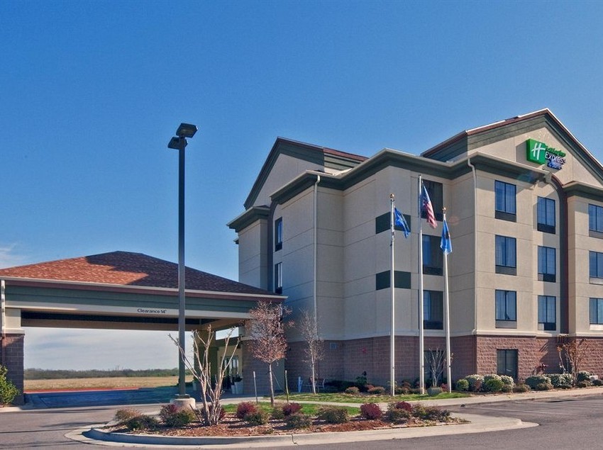 Hotel Holiday Inn Express Suites Shawnee I-40  | Shawnee | Oklahoma | United States 15