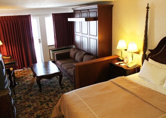 Hotel Comfort Suites Mackinaw City  | Mackinaw City | Michigan | United States 2