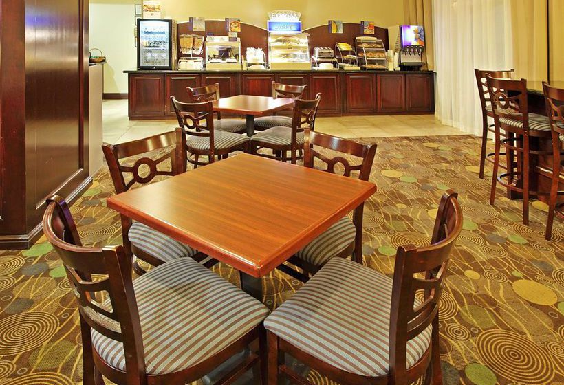 Holiday Inn Express Hotel & Suites Marshall  | Marshall | Texas | United States 2