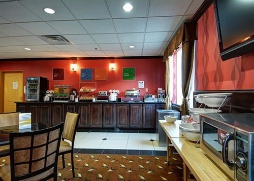 Hotel Comfort Suites Plano  | Plano | Texas | United States 18