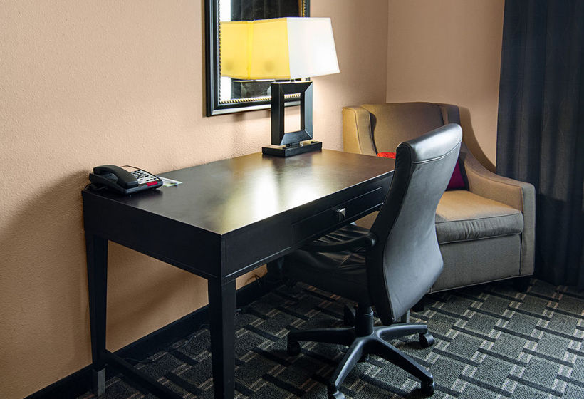 Hotel Comfort Inn & Suites Paris  | Paris | Texas | United States 17