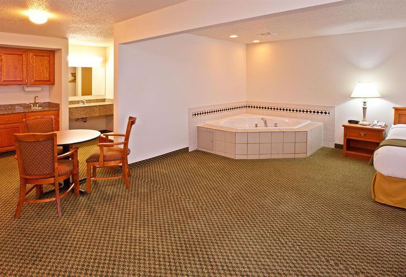 Hotel Holiday Inn Express & Suites Logan  | Logan | West Virginia | United States 9