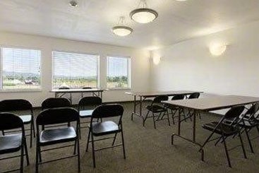 Hotel Super 8 Central Pt Medford  | Medford | Oregon | United States 6