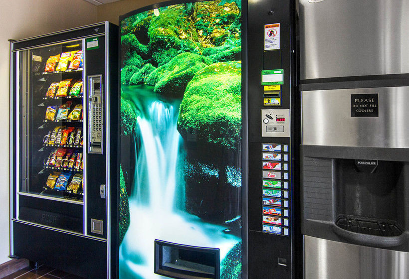 Hotel Baymont Inn & Suites Grafton Milwaukee  | Grafton | Wisconsin | United States 13