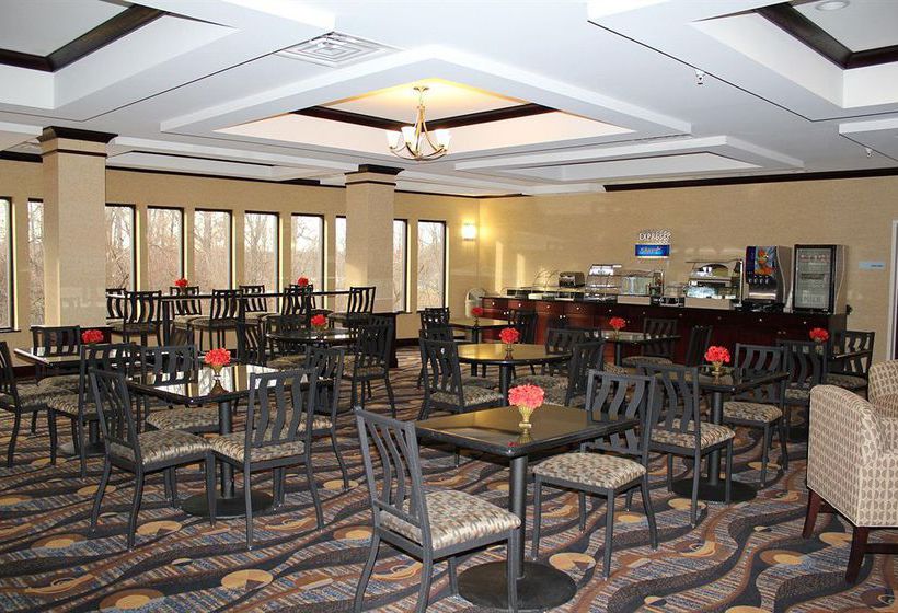 Holiday Inn Express Hotel & Suites Niles