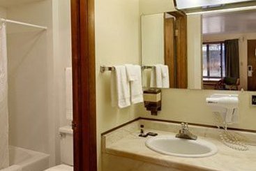 Hotel Travelodge Houghton  | Houghton | Michigan | United States 5