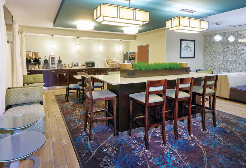 Hotel Airport Inn & Suites South Bend  | South Bend | Indiana | United States 18