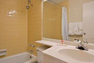 Hotel Super 8 Springfield  | Springfield | Ohio | United States 4