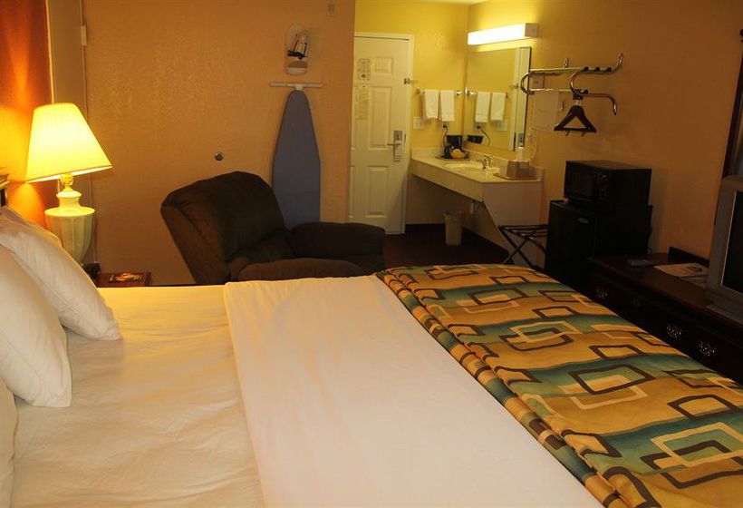 Hotel Douglas Inn & Suites Cleveland  | Cleveland | Tennessee | United States 9