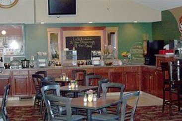 Hotel Crossings By Grandstay Inn & Suites Of Davenport  | Davenport | Iowa | United States 9