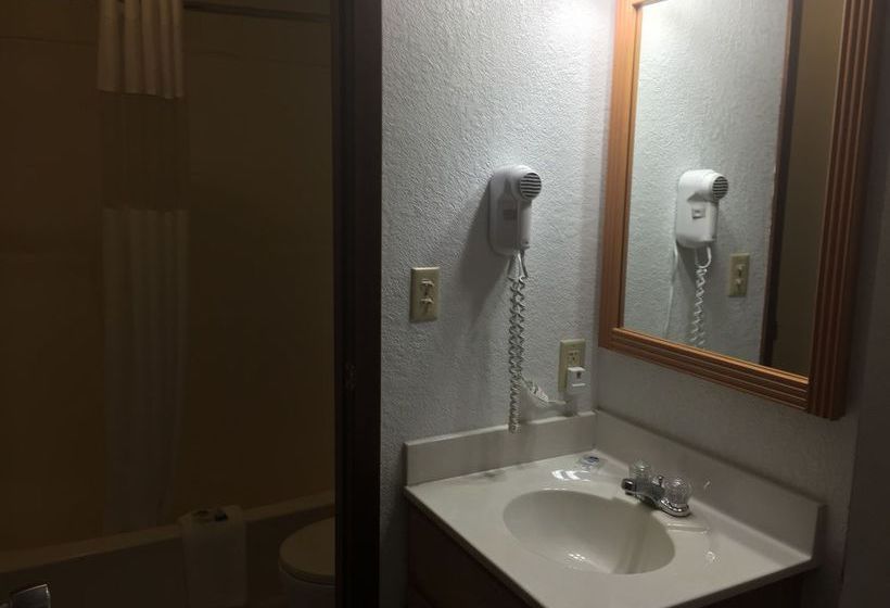 Hotel Americas Best Value Inn Grand Forks  | Grand Forks | North Dakota | United States 12