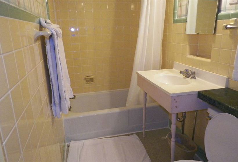 Hotel Americas Best Value Inn Bennington  | Bennington | Vermont | United States 19