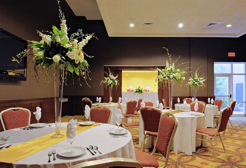 Hotel Country Inn & Suites By Carlson, Savannah Historic District  | Savannah | Georgia | United States 9