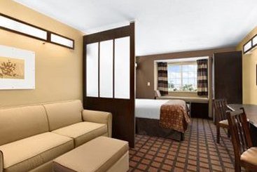 Microtel Inn & Suites by Wyndham Columbia at Fort Jackson  | Columbia | South Carolina | United States 2