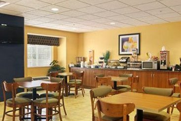 Microtel Inn & Suites by Wyndham Columbia at Fort Jackson  | Columbia | South Carolina | United States 5