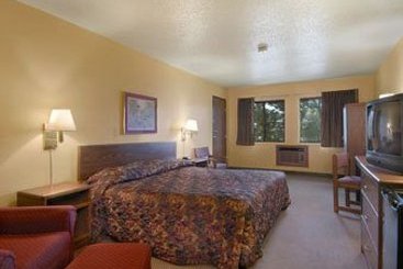 Hotel Super 8 Urbandale Des Moines Area