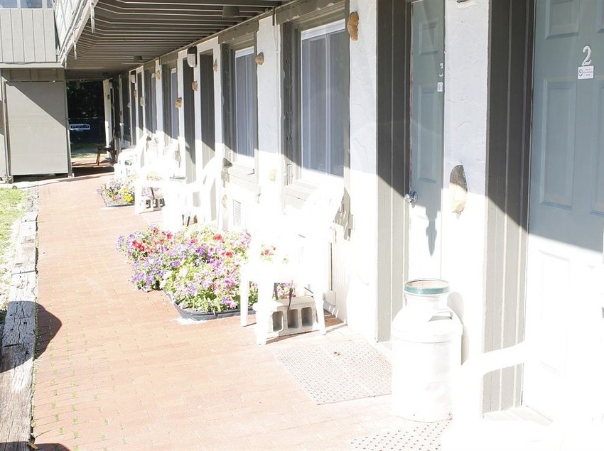 Happy Bear Motel  | Killington | Vermont | United States 10