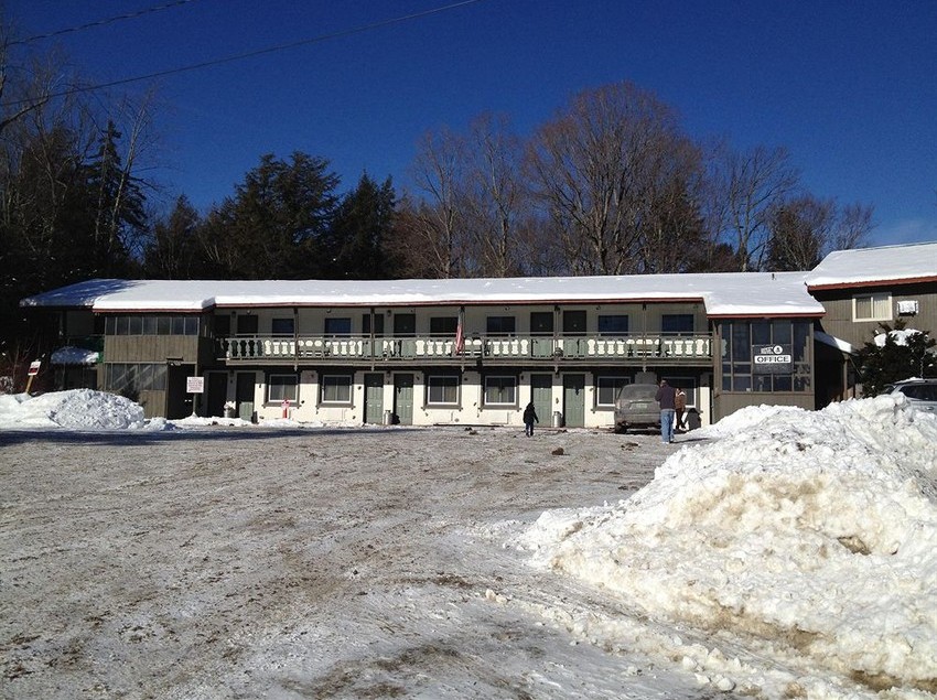 Happy Bear Motel  | Killington | Vermont | United States 11