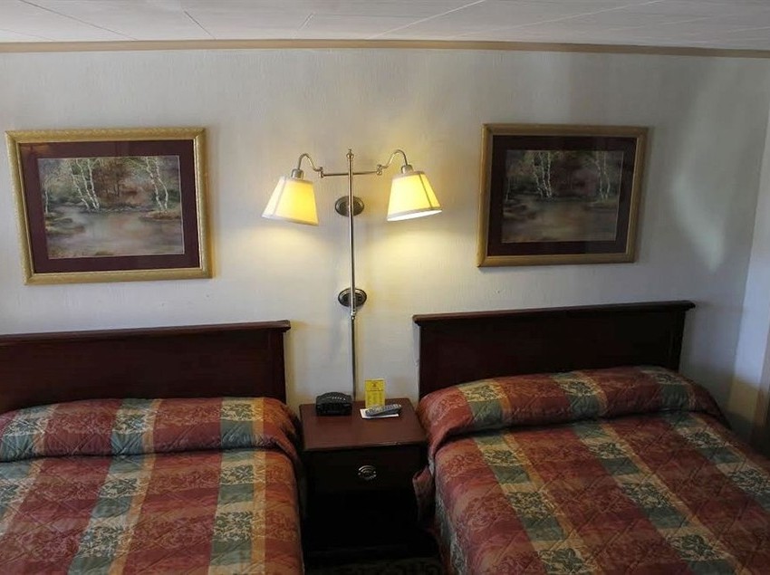 Happy Bear Motel  | Killington | Vermont | United States 13