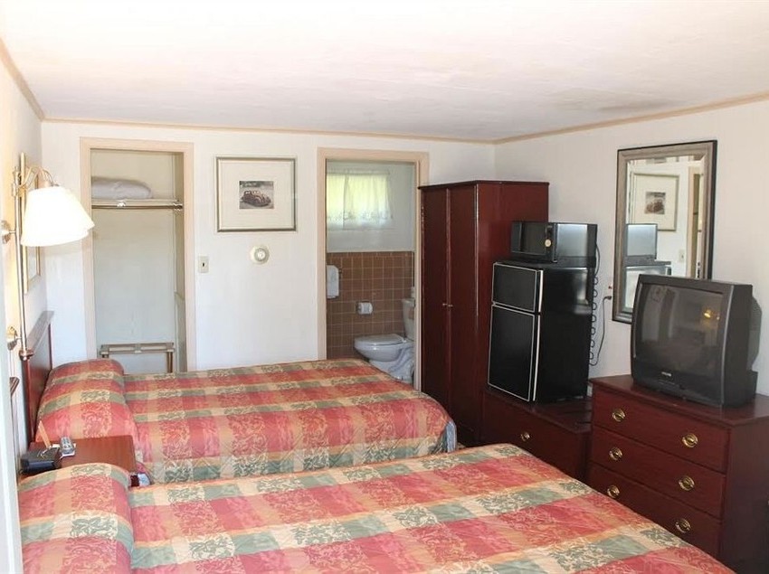 Happy Bear Motel  | Killington | Vermont | United States 16