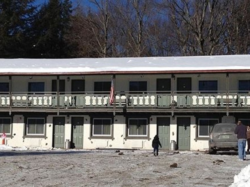 Happy Bear Motel  | Killington | Vermont | United States 17