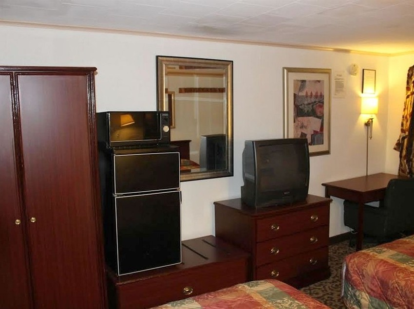 Happy Bear Motel  | Killington | Vermont | United States 19