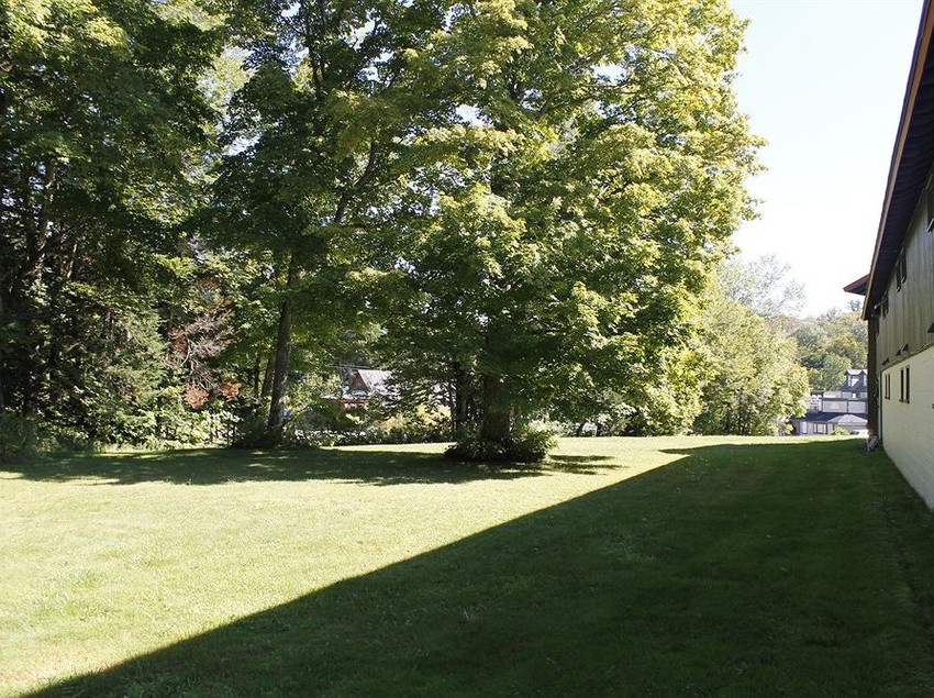 Happy Bear Motel  | Killington | Vermont | United States 4