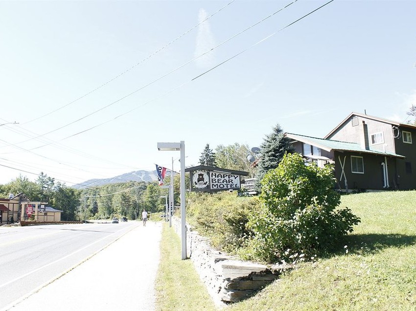 Happy Bear Motel  | Killington | Vermont | United States 9