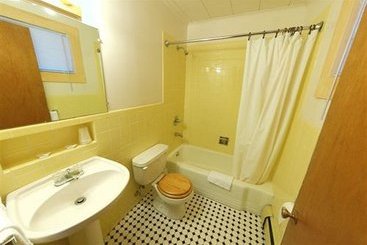 Hotel Complejo The Riverside Inn   | Stowe | Vermont | United States 8