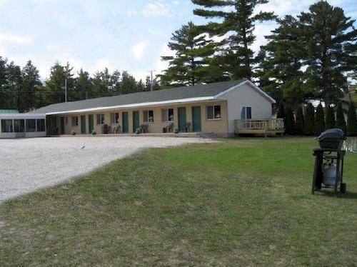 Northwinds Motel  | Mackinaw City | Michigan | United States 4