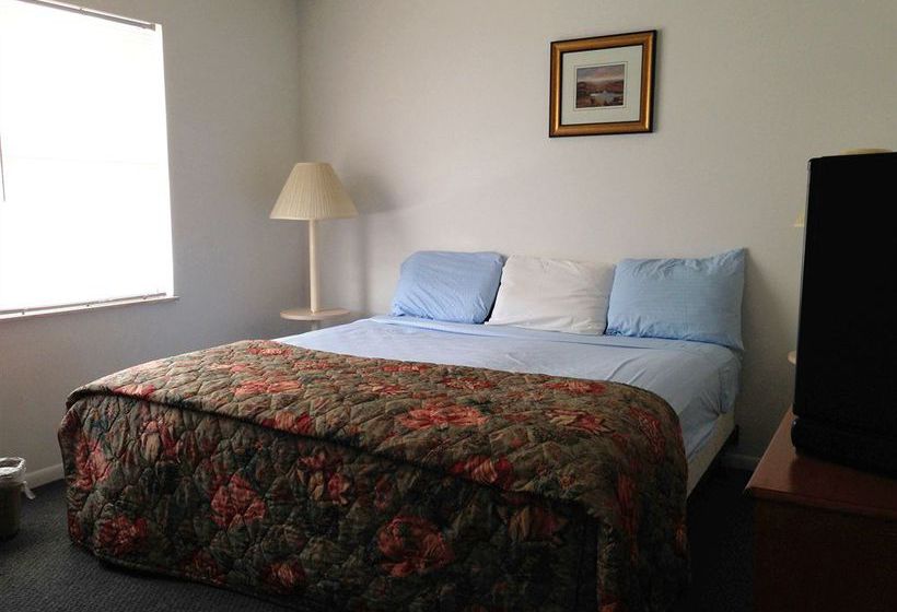 Hotel Americas Best Value Inn & Suites Canton  | Canton | Ohio | United States 14