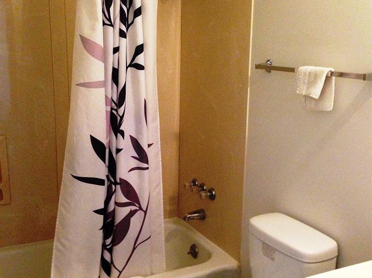 Hotel Americas Best Value Inn & Suites Canton  | Canton | Ohio | United States 4