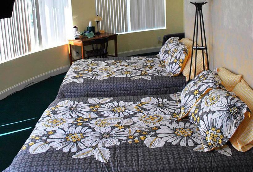 The Hurricane Resort Hotel & Restaurant  | New Bern | North Carolina | United States 2