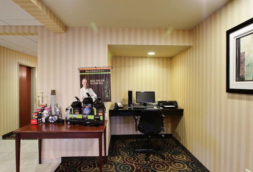Hotel Cobblestone Inn & Suites Oshkosh  | Oshkosh | Wisconsin | United States 19
