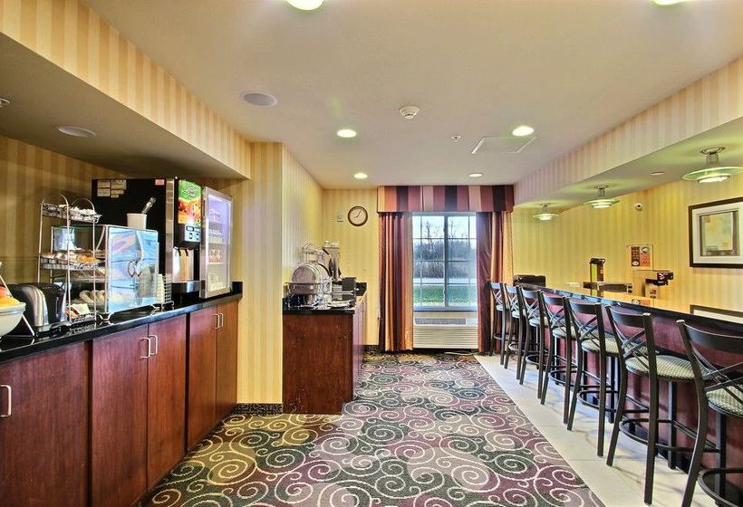 Hotel Cobblestone Inn & Suites Oshkosh  | Oshkosh | Wisconsin | United States 5