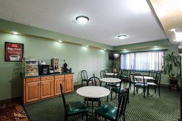 Hotel Econo Lodge Austin  | Austin | Minnesota | United States 2