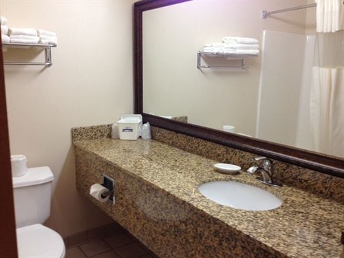 Hotel Expressway Inn & Suites Bismarck  | Bismarck | North Dakota | United States 12