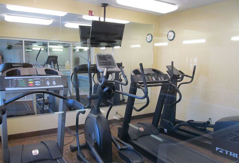 Hotel Expressway Inn & Suites Bismarck  | Bismarck | North Dakota | United States 3