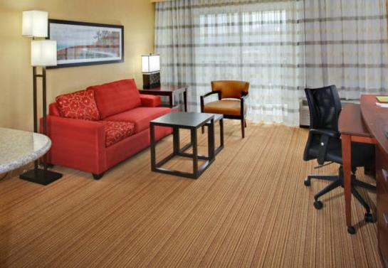 Hotel Courtyard Boone