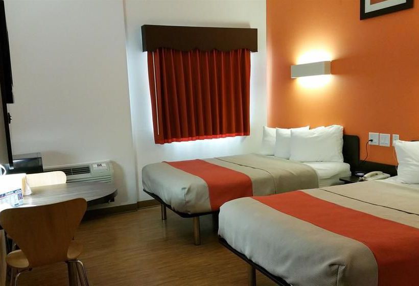 Motel 6 Eagle Pass Lakeside  | Eagle Pass | Texas | United States 8