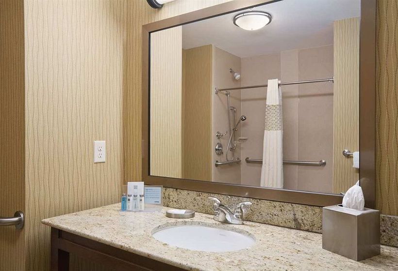 Hampton Inn & Suites Williston  | Williston | North Dakota | United States 13
