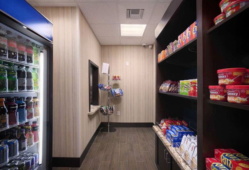 Hampton Inn & Suites Williston  | Williston | North Dakota | United States 17