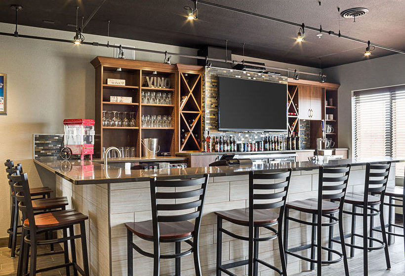 Hotel Econo Lodge Inn & Suites Minot  | Minot | North Dakota | United States 1