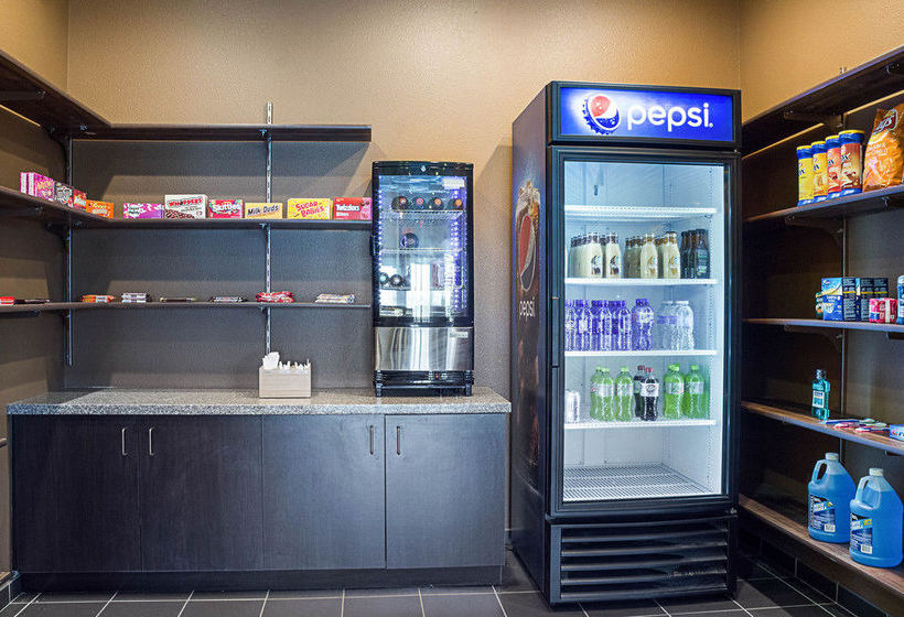 Hotel Econo Lodge Inn & Suites Minot  | Minot | North Dakota | United States 11