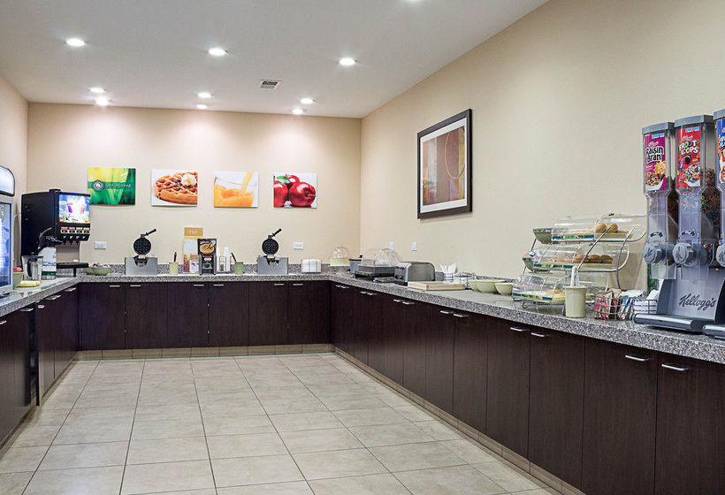 Hotel Econo Lodge Inn & Suites Minot  | Minot | North Dakota | United States 6