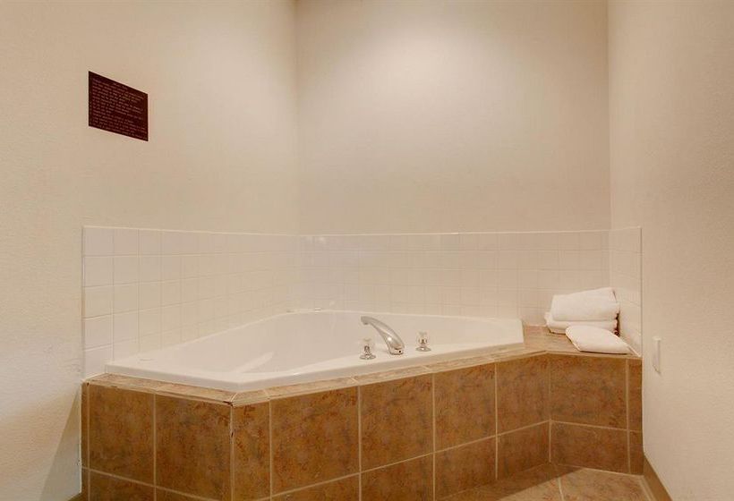 Hotel Americas Best Value Inn New Florence  | New Florence | Missouri | United States 11