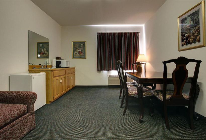 Hotel Americas Best Value Inn New Florence  | New Florence | Missouri | United States 4