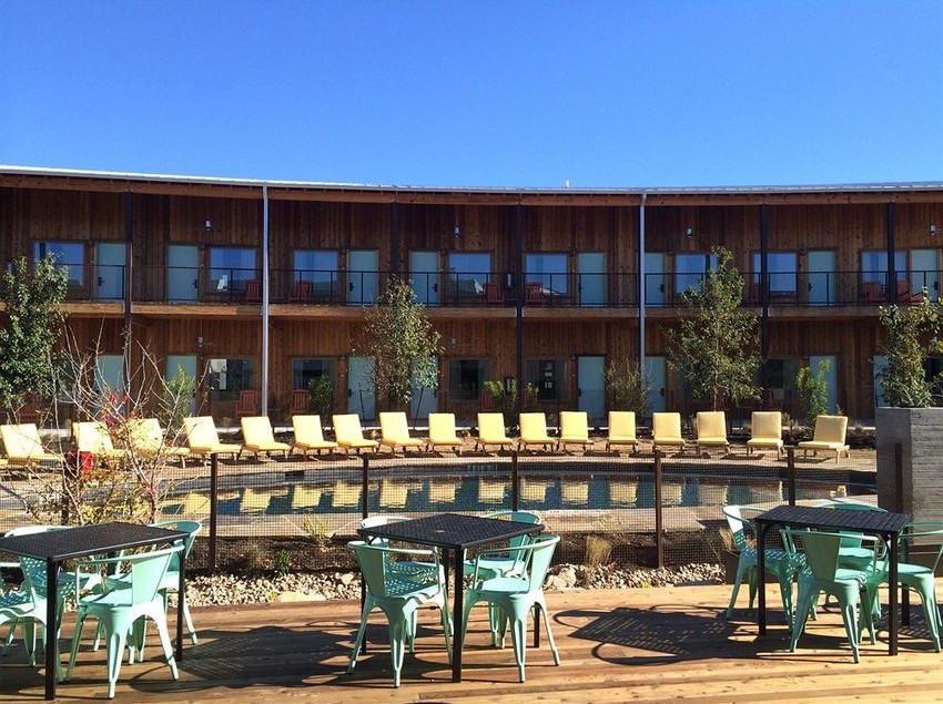 Hotel Lone Star Court 